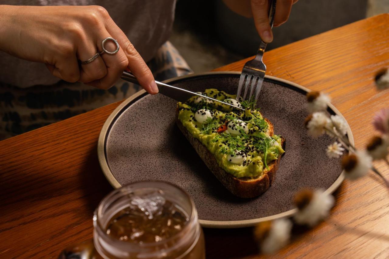 The Old Clare By Ode Hotels Sydney Kültér fotó Avocado toast