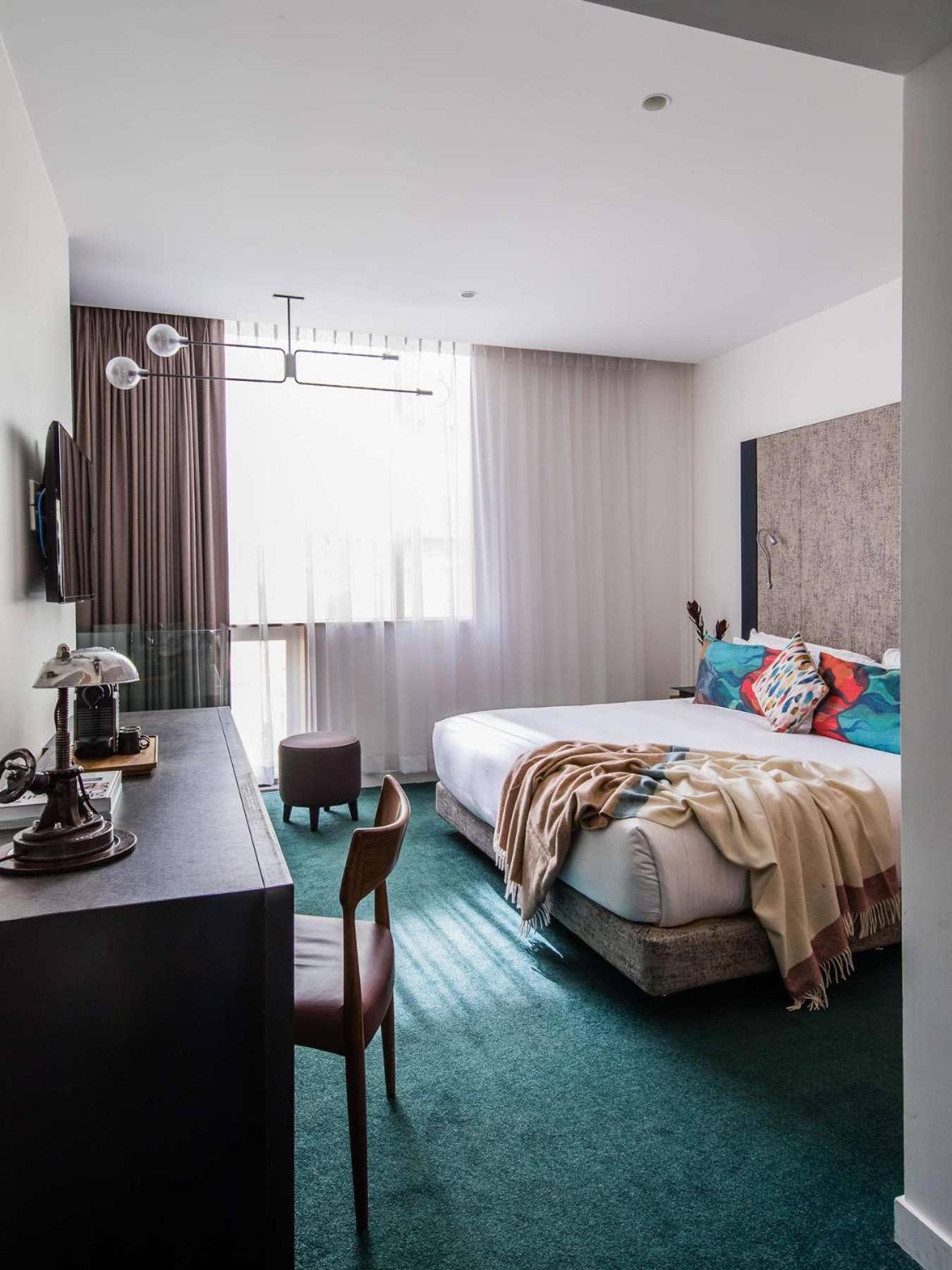 The Old Clare By Ode Hotels Sydney Kültér fotó A room at the hotel